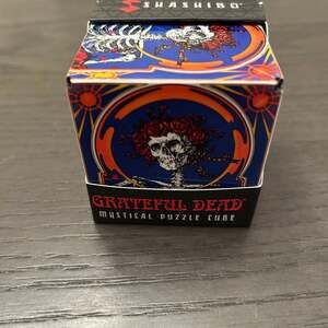 Grateful Dead Skull and Roses Shashibo Cube